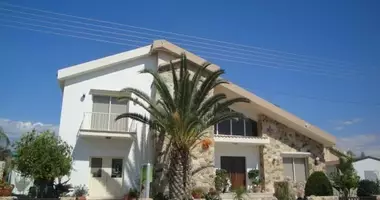Haus 4 Schlafzimmer in Pyrgos Lemesou, Cyprus