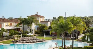 Wohnung 2 Schlafzimmer in Estepona, Spanien