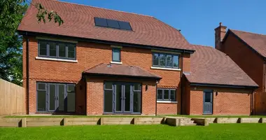 5 bedroom house in Tonbridge and Malling, United Kingdom
