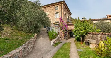 Villa 18 Zimmer mit Straße in Salo, Italien