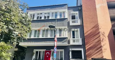 Wohnung 4 Schlafzimmer mit Balkon, mit Online-Tour in Istanbul, Türkei