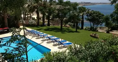 6 bedroom house in Chloraka, Cyprus