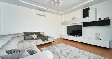 Apartamento 3 habitaciones en Minsk, Belarús