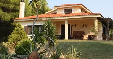 Villa 7 habitaciones con Junto al mar en Skala Fourkas, Grecia