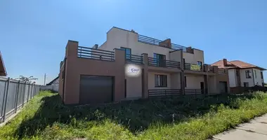 Casa 4 habitaciones en Golubevo, Rusia