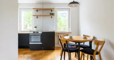 Квартира 2 комнаты в Варшава, Польша