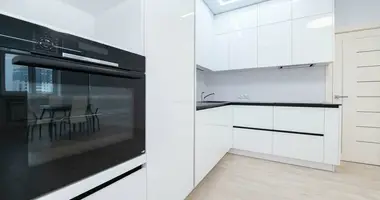 Apartamento 3 habitaciones en Minsk, Bielorrusia