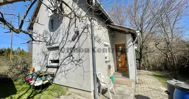 3 room house in Mogyorod, Hungary