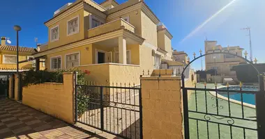 Townhouse 4 bedrooms in Torrevieja, Spain