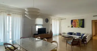 Apartamento 4 habitaciones en Tivat, Montenegro