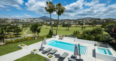 Villa  mit Schwimmbad, mit Garage, mit Bergblick in Marbella, Spanien