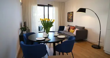 Wohnung 3 zimmer in Warschau, Polen