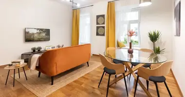 Квартира 2 комнаты в Варшава, Польша