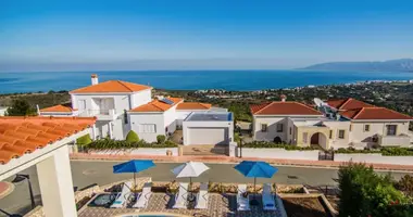 Bungalow 5 bedrooms in Neo Chorio, Cyprus