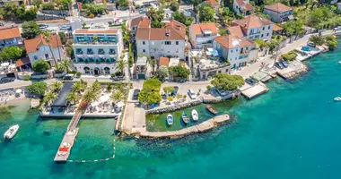 House 12 bedrooms in Dobrota, Montenegro