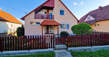 5 room house in Siklos, Hungary