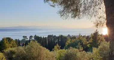 Terrain dans Rovies, Grèce