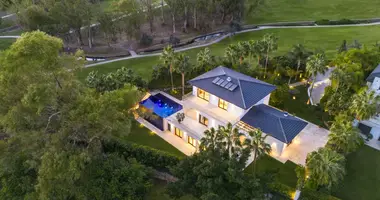 Villa 5 chambres avec Vue sur la mer, avec Piscine, avec Garage dans Marbella, Espagne