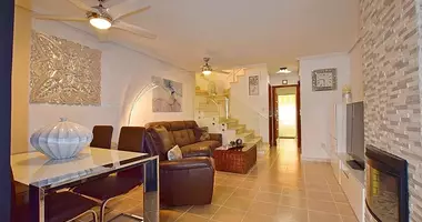 Adosado Adosado 3 habitaciones con Amueblado, con Aire acondicionado, con Terraza en Guardamar del Segura, España