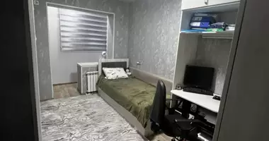 Квартира 2 спальни со стеклопакетами, с балконом, с c ремонтом в Ташкент, Узбекистан