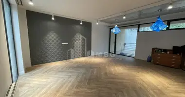 Villa 3 chambres avec Chauffage central, avec Route asphaltée, avec Disponible dans Tbilissi, Géorgie