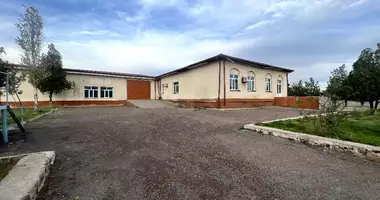 Коммерческое помещение 1 240 м² в Ангрен, Узбекистан