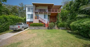 3 bedroom house in Thatch Point, Honduras