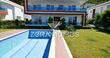 Villa 5 rooms with sea view, with swimming pool, with garden in Mahmutlar, Turkey