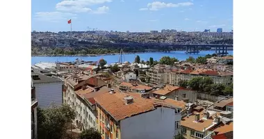 Квартира 3 спальни с лифтом, с видом на море, с Онлайн-показ в Sahkulu Mahallesi, Турция