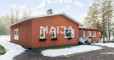 3 bedroom house in Maentsaelae, Finland