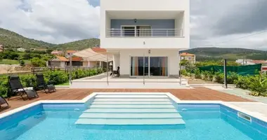 Villa in Gespanschaft Split-Dalmatien, Kroatien