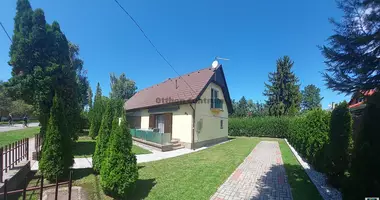 Dom 4 pokoi w Balatonfenyves, Węgry