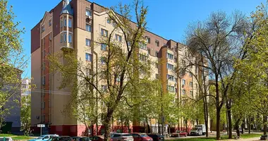 Apartamento 4 habitaciones en Minsk, Belarús