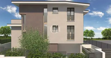 2 bedroom apartment in Desenzano del Garda, Italy