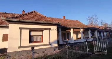 3 room house in Buzsak, Hungary