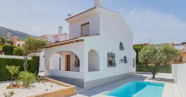 Villa  mit Terrasse, mit Garage, mit Badezimmer in l Alfas del Pi, Spanien