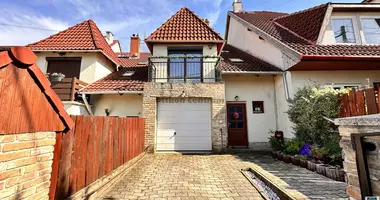 Dom 4 pokoi w Pecel, Węgry