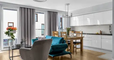 Wohnung 4 zimmer in Warschau, Polen
