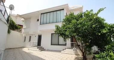 Villa 3 habitaciones con Muebles, con Televisión en Demirtas, Turquía