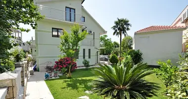 Casa 4 habitaciones en Tivat, Montenegro