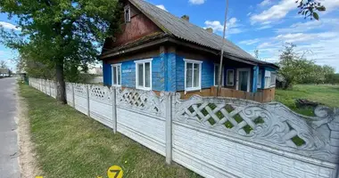 Casa en Uzdzenski selski Savet, Belarús