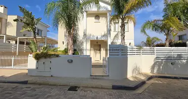 Villa en Paralimni, Chipre