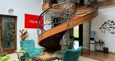 Oficina 900 m² en Tiflis, Georgia
