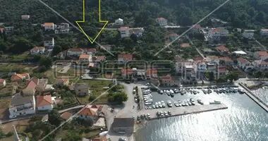 Plot of land in Sutomiscica, Croatia