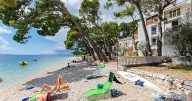 Hotel 533 m² in Makarska, Croatia