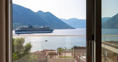 2 bedroom house in Dobrota, Montenegro