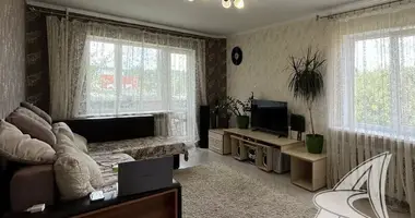 Apartamento 3 habitaciones en Cherni, Bielorrusia