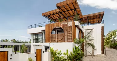 Villa 5 habitaciones con Amueblado, con Terraza, con Piscina en Wana Giri, Indonesia
