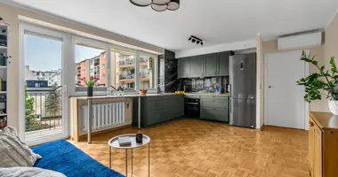 Wohnung 4 zimmer in Warschau, Polen