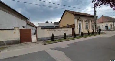 8 room house in Nagykoroes, Hungary